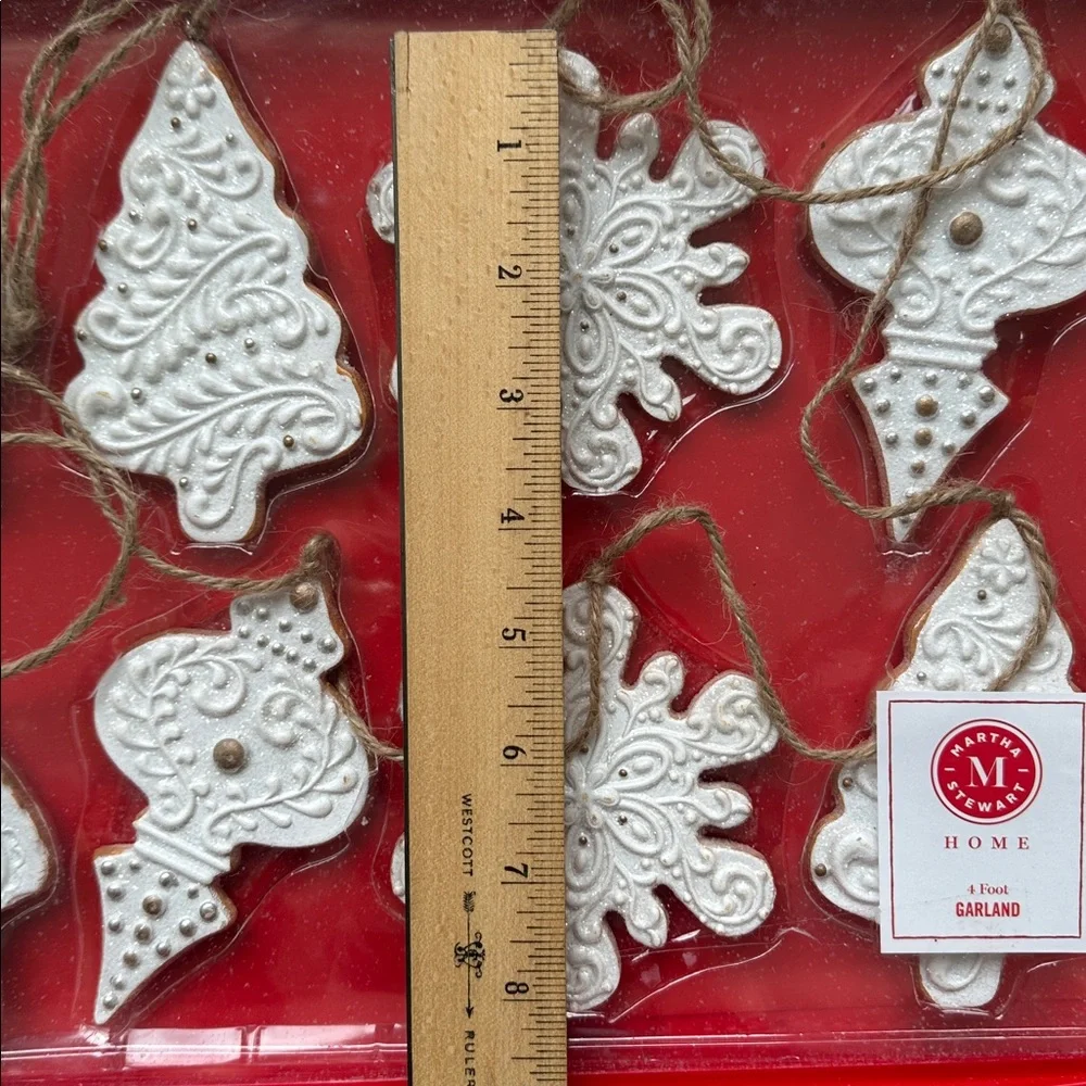 Martha Stewart White Gingerbread Garland 4 Foot Long - Resin Christmas Cookie